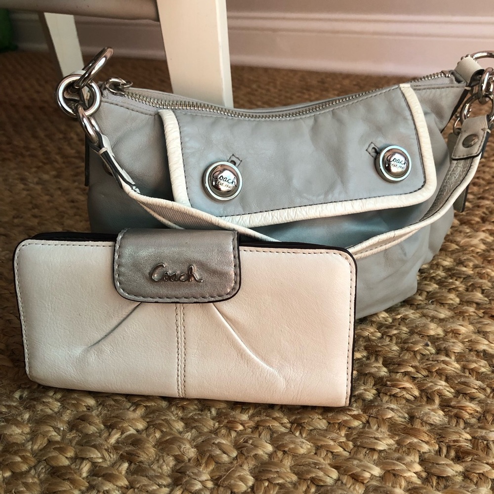 Set: Coach Poppy Groovy Shoulder Bag with Wallet